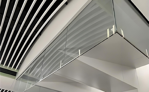 酒泉玻璃挡烟垂壁