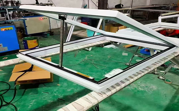 某地下车库出入口酒泉排烟窗配置工程